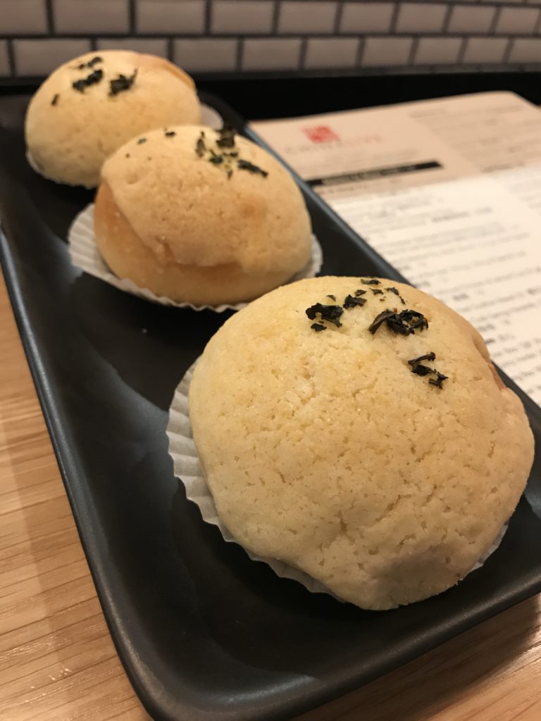 Crispy top pork bun